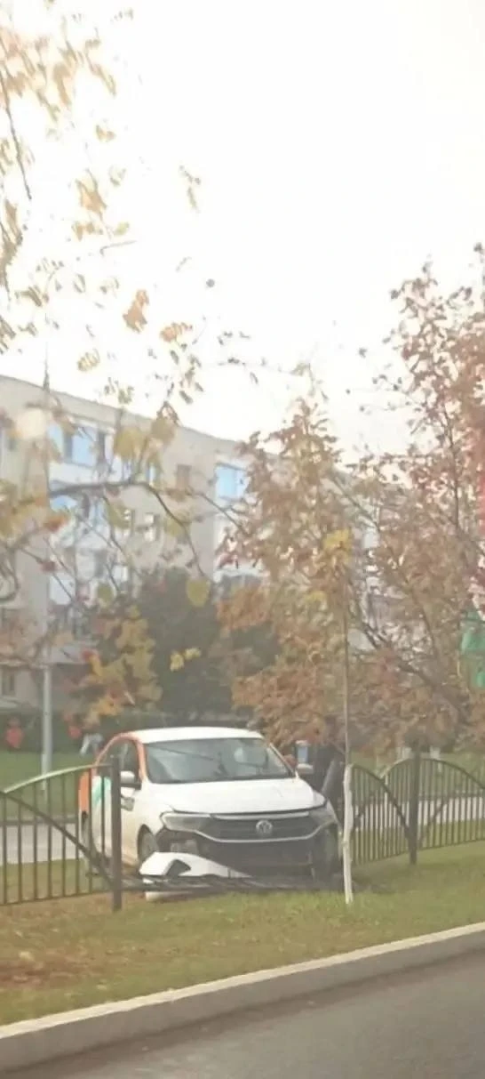 Когда навигатор сказал "вы прибыли в пункт назначения", а водитель не стал спорить и пр...
