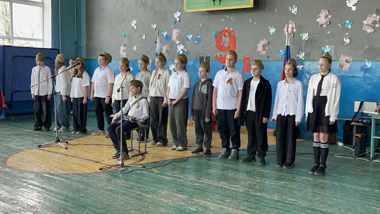 08.05.2026 года в ГБОУ «ШКОЛА 4 Г. О. ТОРЕЗ» состоялся фестиваль «Песни военных лет»