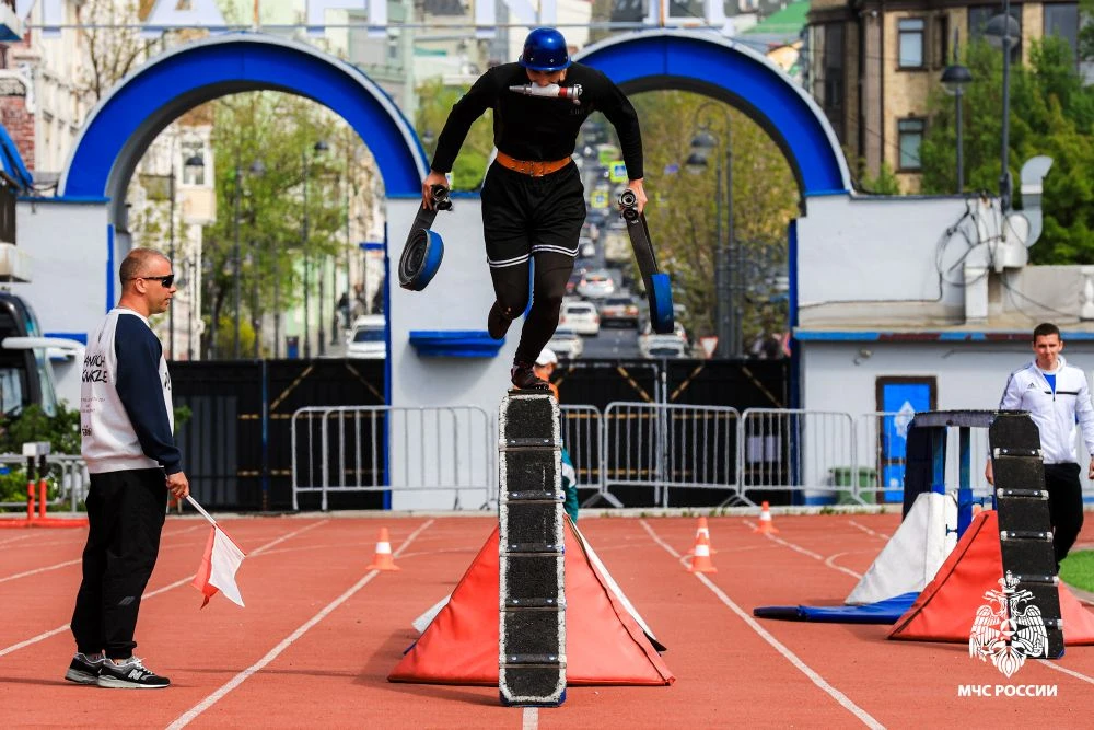 📸 Фоторепортаж эстафеты Чемпионата Приморского края по пожарно-спасательному спорту  МЧС Приморского