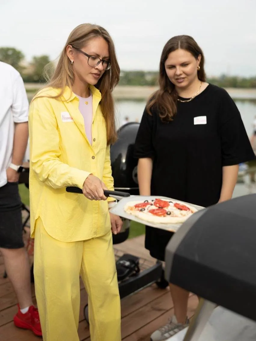 Кажется, главная проблема многих корпоративов в том, что их ждут не с интересом, а с мыслью: 💭«Ну, 