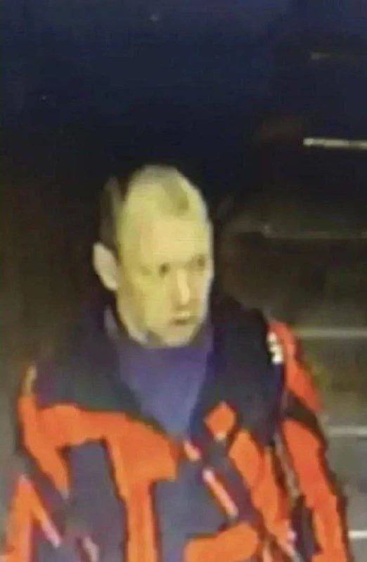 В Каменске-Уральском разыскивается Александр Пологов.

Пропал более месяца назад — сбежал по пути в 