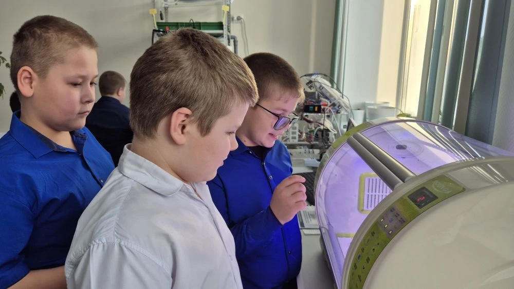 🧑‍🔬Российский день науки в 3А!   📅8 февраля Россия отмечает День науки — праздник в честь великих от