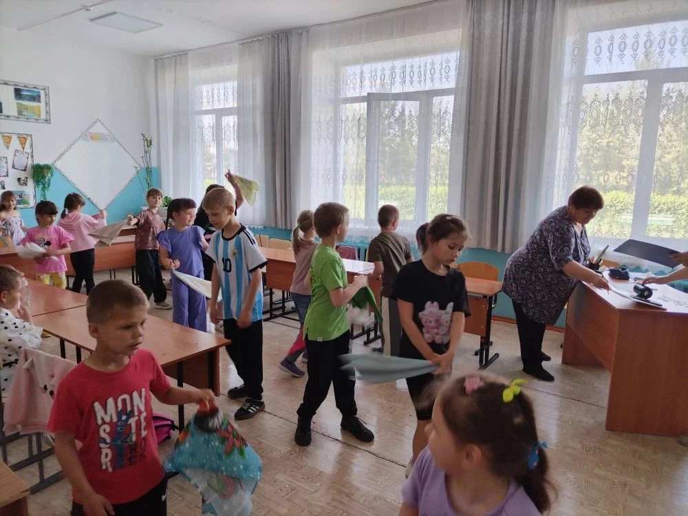 Вчерашний первый день лета в отряде «Лего» прошел отлично! ☀️Ребята только познакомились, но уже чув