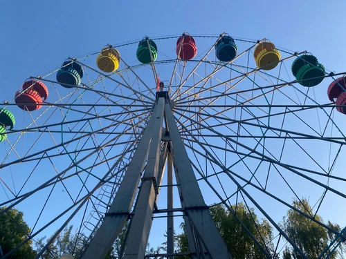 🎡 Аттракционы в городском парке Орла закрылись до следующего года