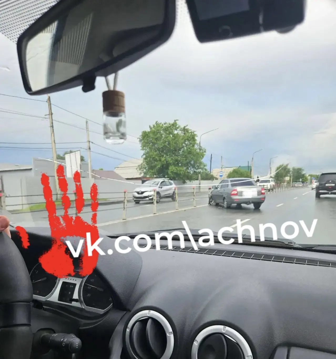 ⚡️⚡️ У ЧВВАКУШа легковушка влетела в ограждение

📸Фотографией поделился очевидец происшествия. По п