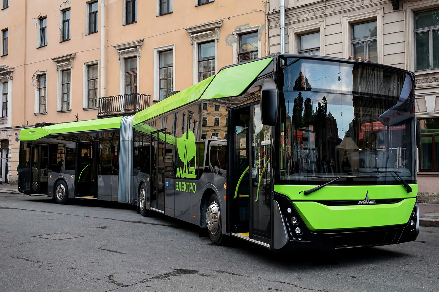 МАЗ-305Е получил петербургские аккумуляторы