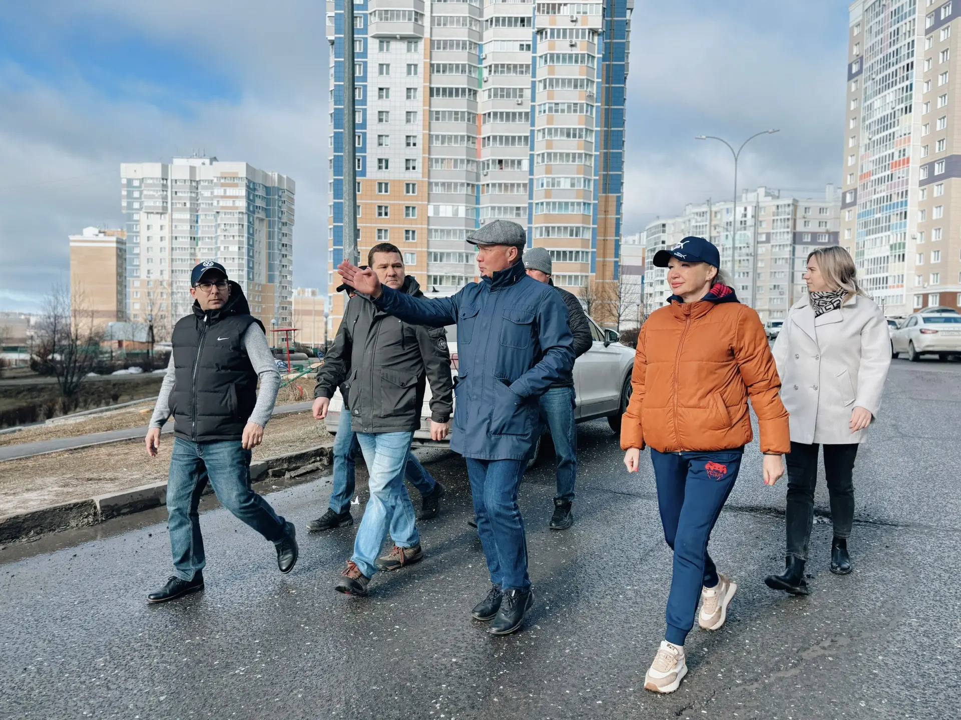 Утро субботы сегодня начали с обхода территории в микрорайоне «Радужный».