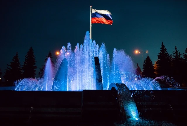 📌 Что общего между государственным праздником 12 июня и городом, подарившим России первый паровоз и
