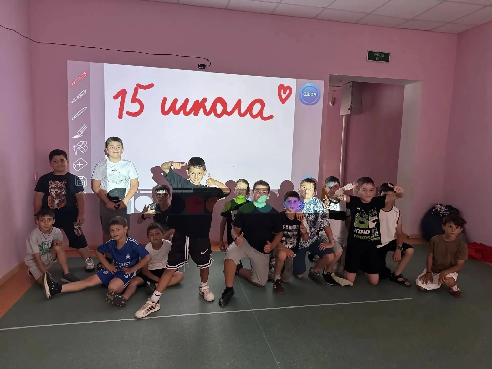 Стоп, снято! 🎬 

2-я смена в пришкольном лагере «Радуга» подошла к концу. 
Кажется, только вчера мы