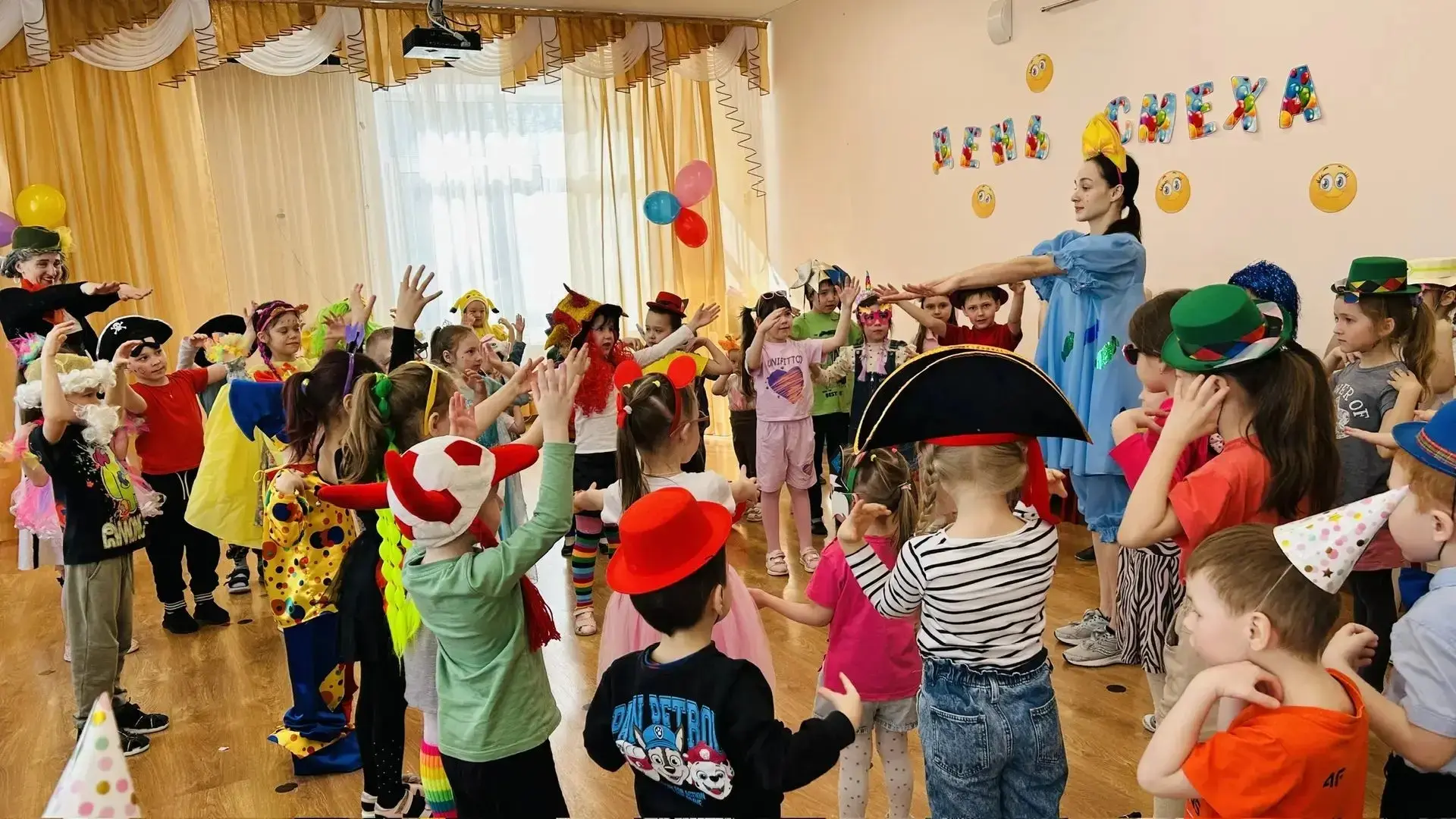 Сегодня, в самый веселый день в календаре -  1 апреля, дошкольные образовательные учреждения столицы