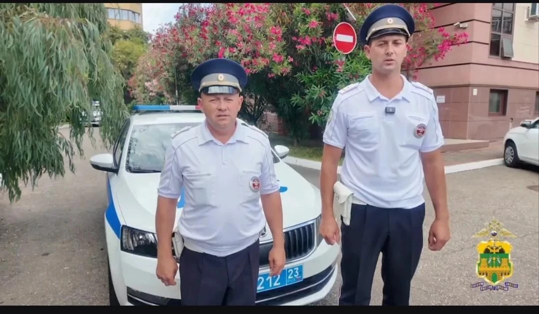 🚔 Инспекторы ДПС спасли ребенка в Сочи