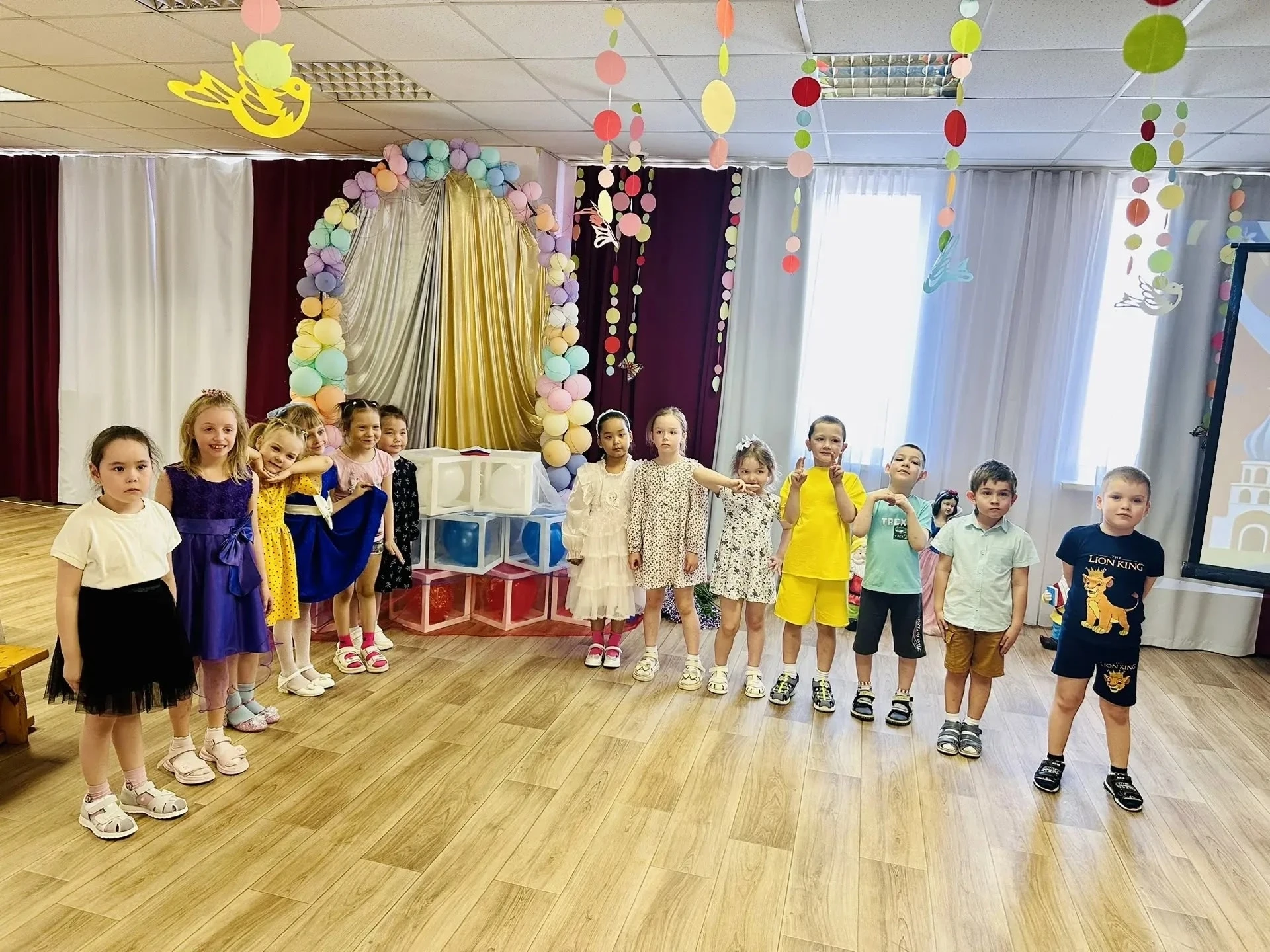 🇷🇺 Прошла неделя, посвящённая Дню России! 🇷🇺

На этой неделе в нашей группе мы говорили о любви 