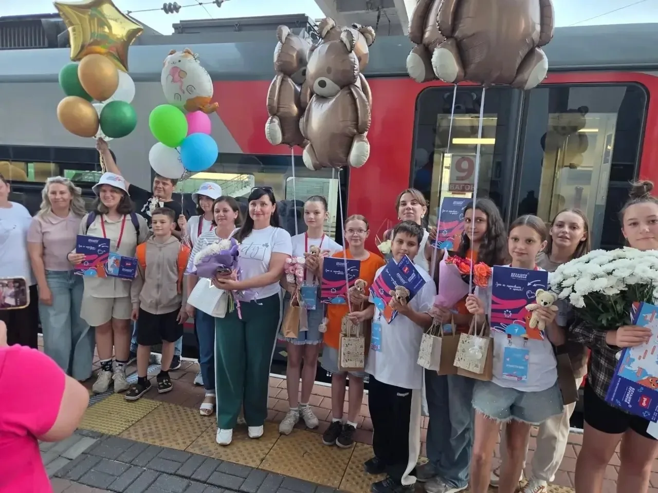🐻 Ура! Наши победители и призеры «Большой перемены» вернулись домой! 

🎉Сегодня на вокзале было не
