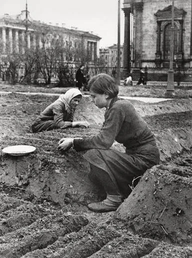 8 сентября 1941 года началась 872-дневная блокада Ленинграда — самая кровопролитная в и...