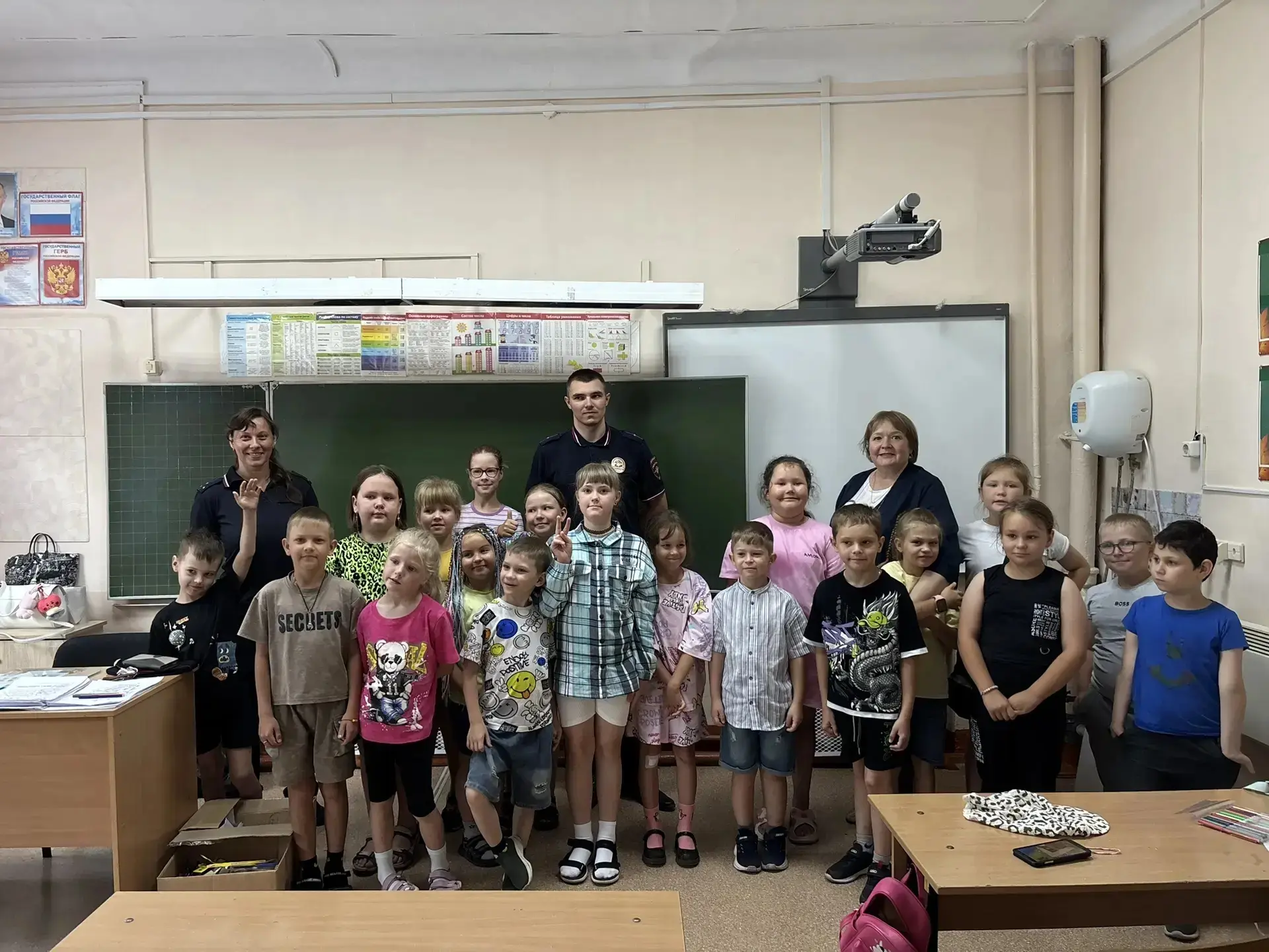 Сегодня в нашу школу приходили сотрудники РОВД. Провели с ребятами урок безопасности. Р...
