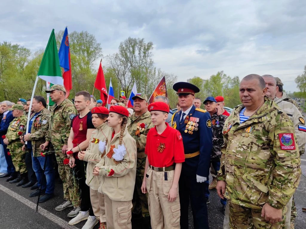 В преддверии Дня Победы в Осинниках прошёл автопробег 🇷🇺  Каждый год накануне 9 мая автомобилисты в 
