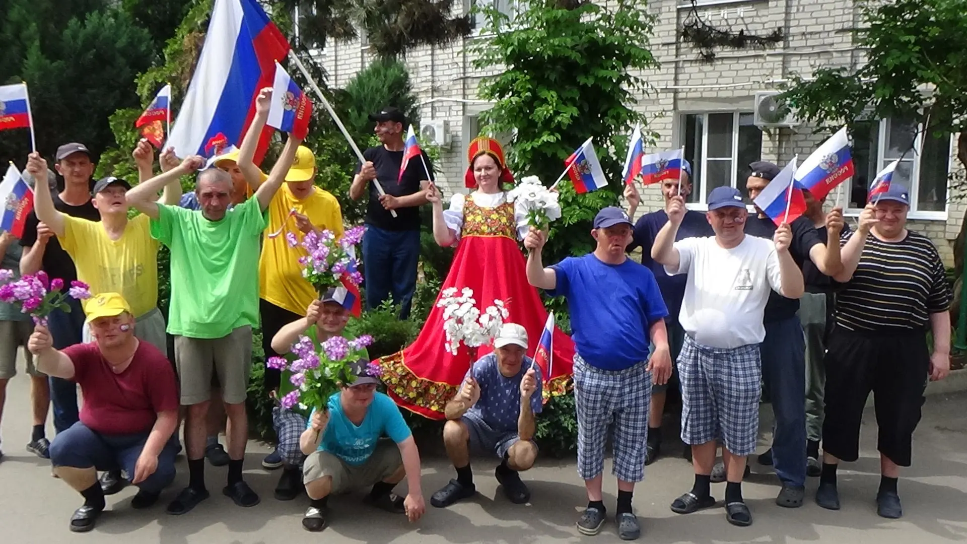 12 июня вся страна отмечает День России  - в этот день в разных городах проходят концерты, фестивали