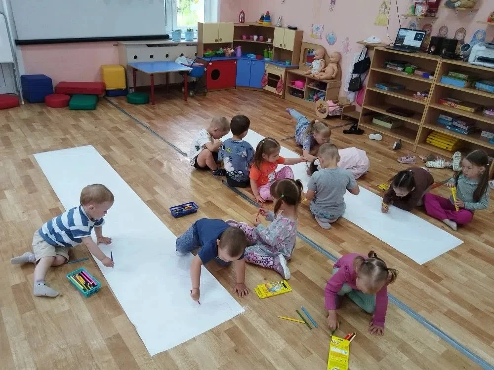 Масштабное рисование на полу: простор для творчества 🎨