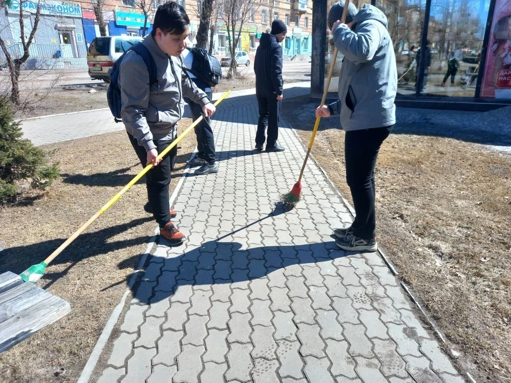 🌍 «Космический субботник»: традиция, которая объединяет! 🌍  ✨Каждый год в канун Дня космонавтики уче