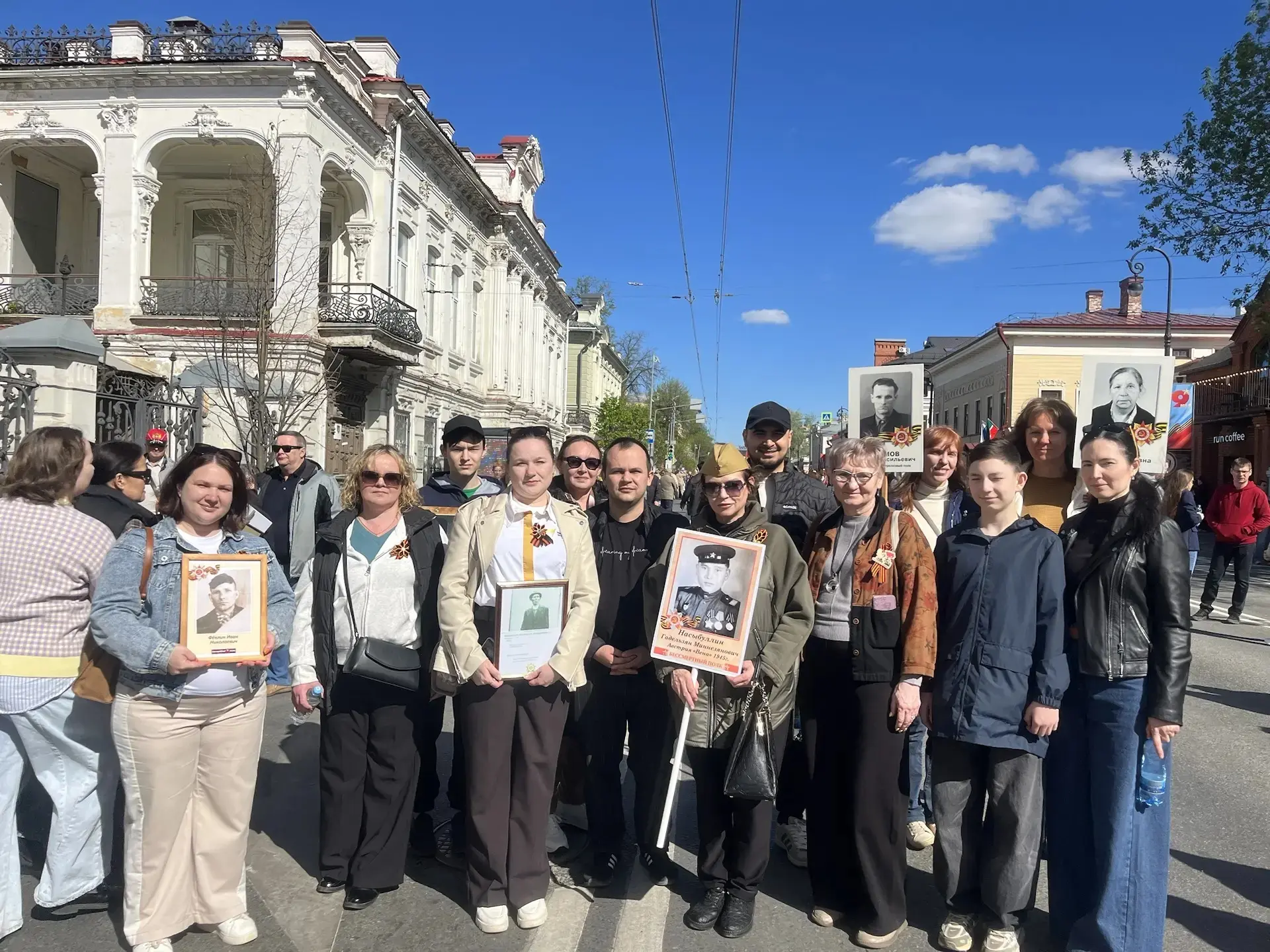 Мы помним! Мы гордимся! Школьная семья в строю «Бессмертного полка».  9 Мая - особенный день для каж