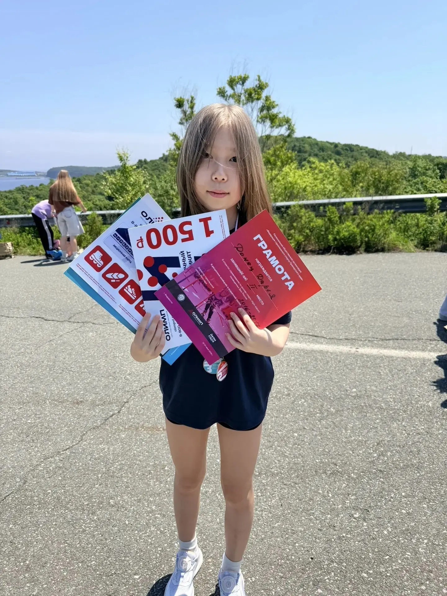 🏅 Наша звёздочка на роликах! Кто сказал, что каникулы — это только отдых?
⁣
Вчера — 2-е место, сего