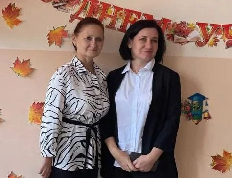 В школе №15 станицы Ловлинской работают две сестры: младшая — Екатерина Юрьевна Третьяк...