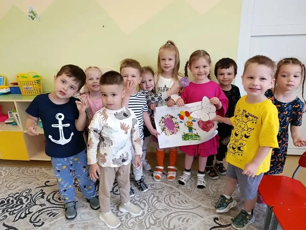 Сегодня в нашей группе "Домовята" царила атмосфера творчества и радости! Вместе с ребят...