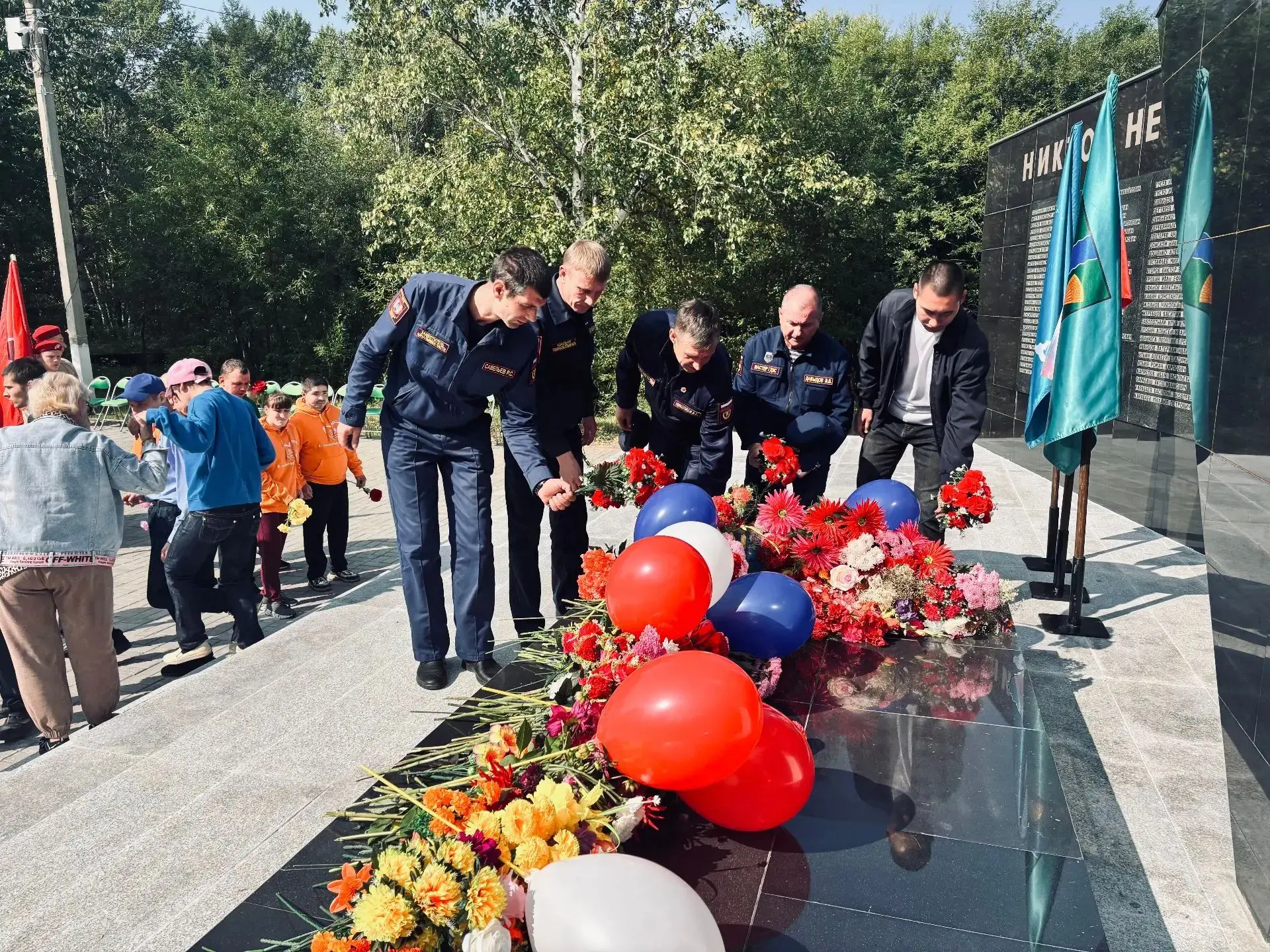 Областные пожарные почтили память воинов-освободителей