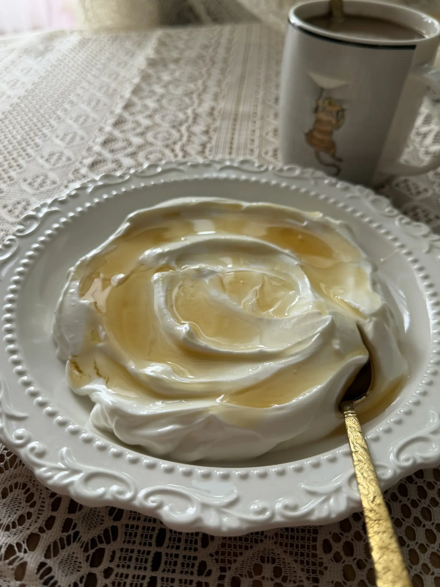 Греческий десерт 😍

Когда то давно-давно открыла для себя в Греции эту вкусняшку)
Греки это едят оч