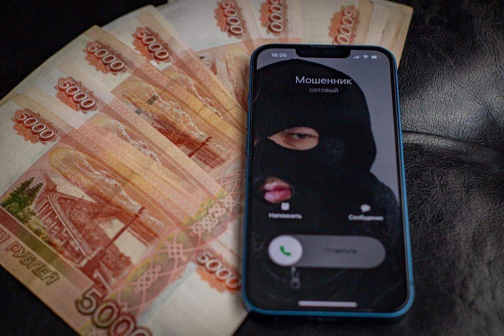 Россиянин отдал мошенникам 65 млн руб. из родительского сейфа.
