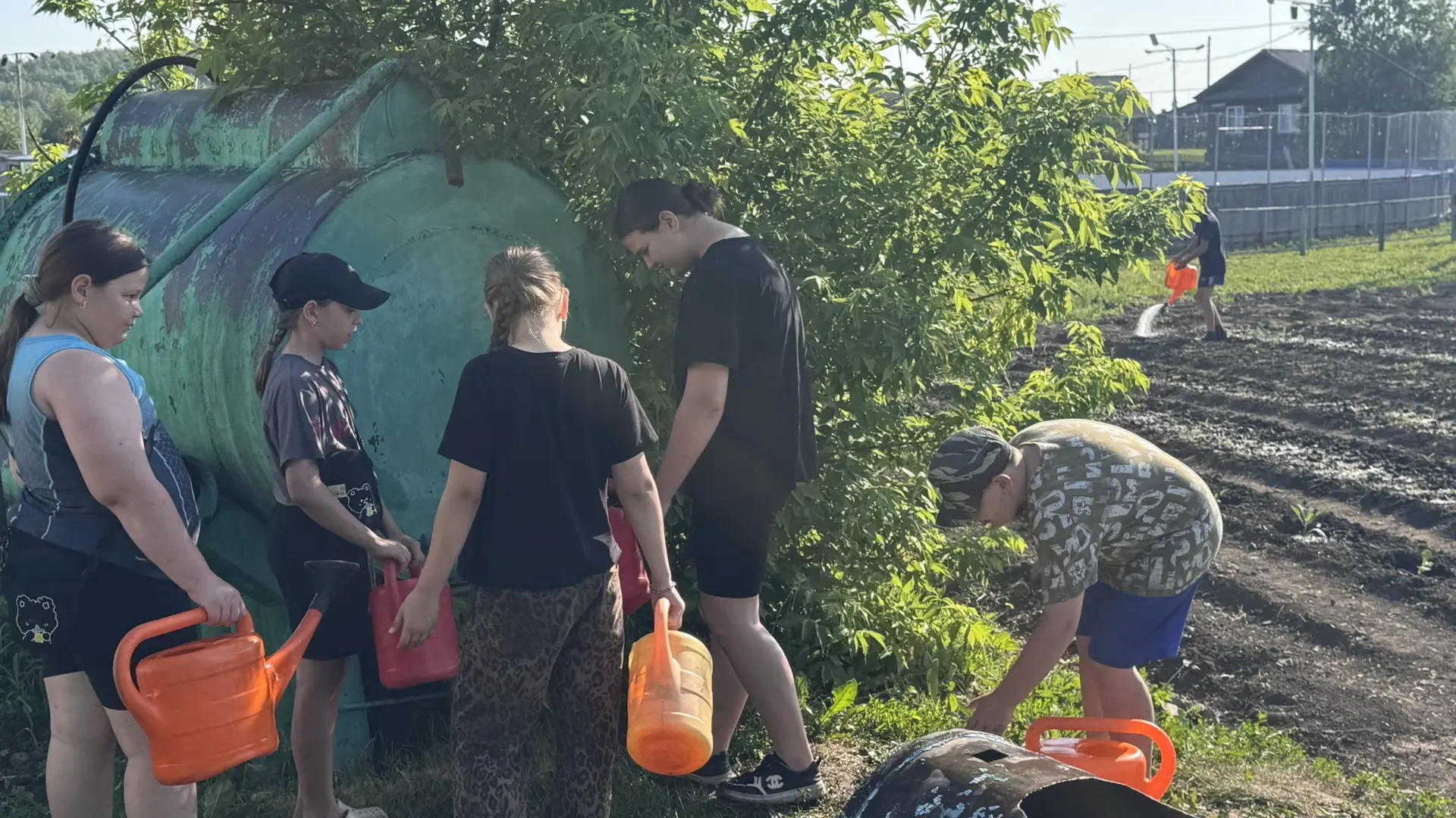 Лето с пользой: трудовая практика в школе!

🧑‍🌾 Лето — это не только про отдых и каникулы, но и пр