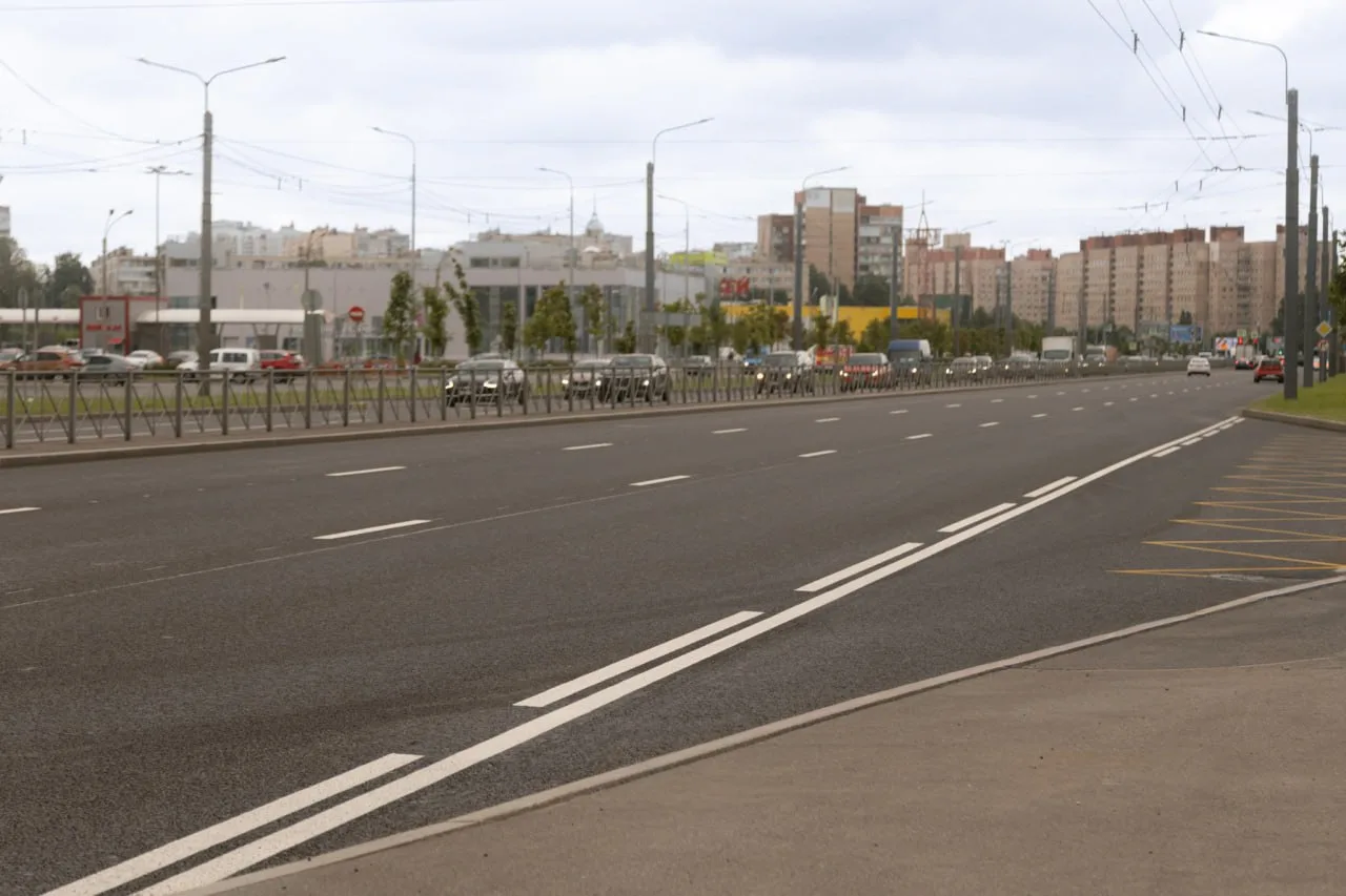 🛣️ Завершён ремонт Богатырского проспекта — обновлено более 100 тыс. кв. метров покрытия