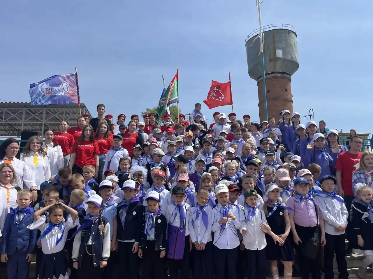 🎉 Торжественное посвящение в «Орлята России» прошло сегодня на стадионе «Юность»!