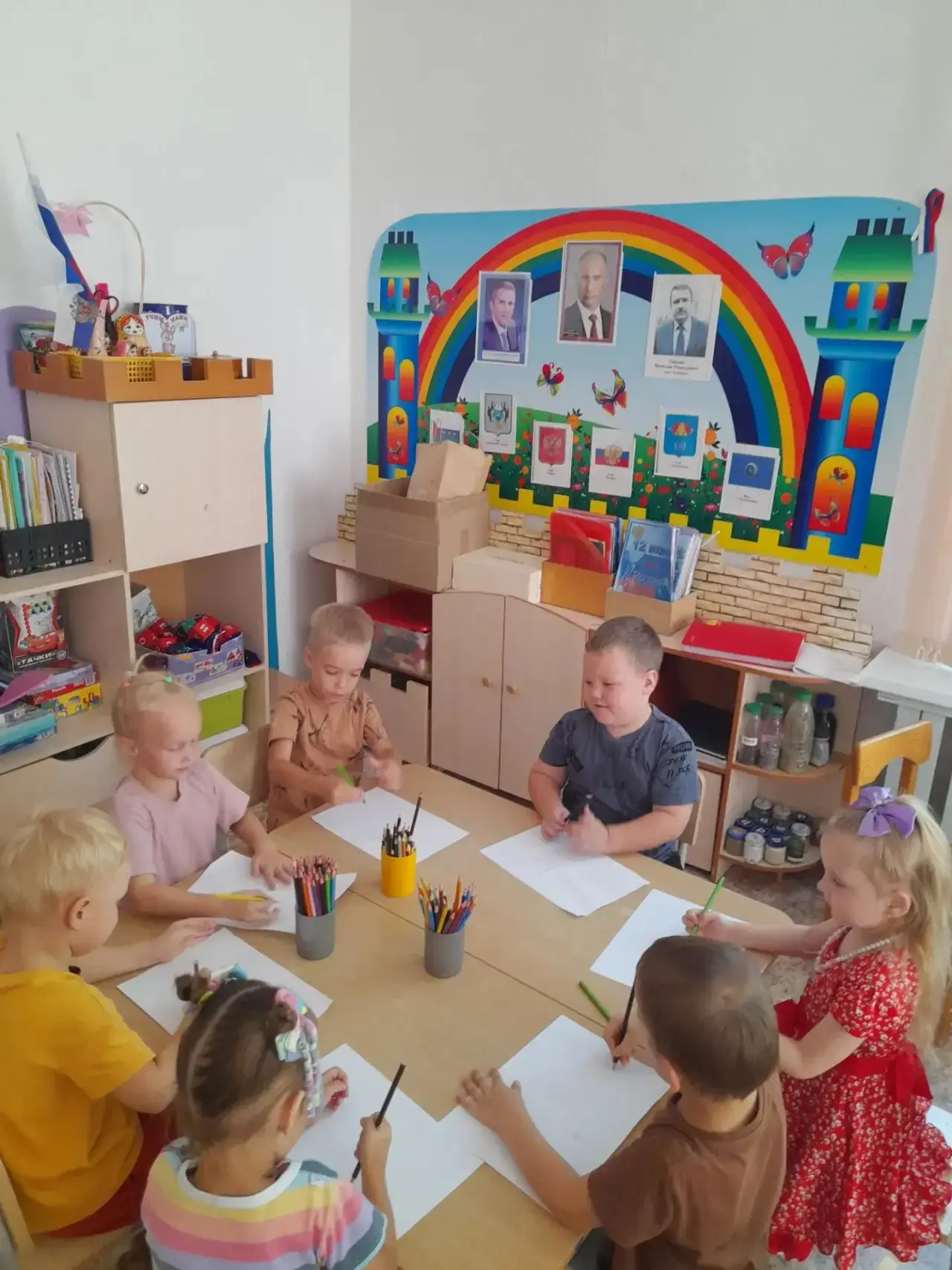 "Деревья нашего края»
В старшей группе "Непоседы" у ребят проходят тематические дни «Деревья нашего 