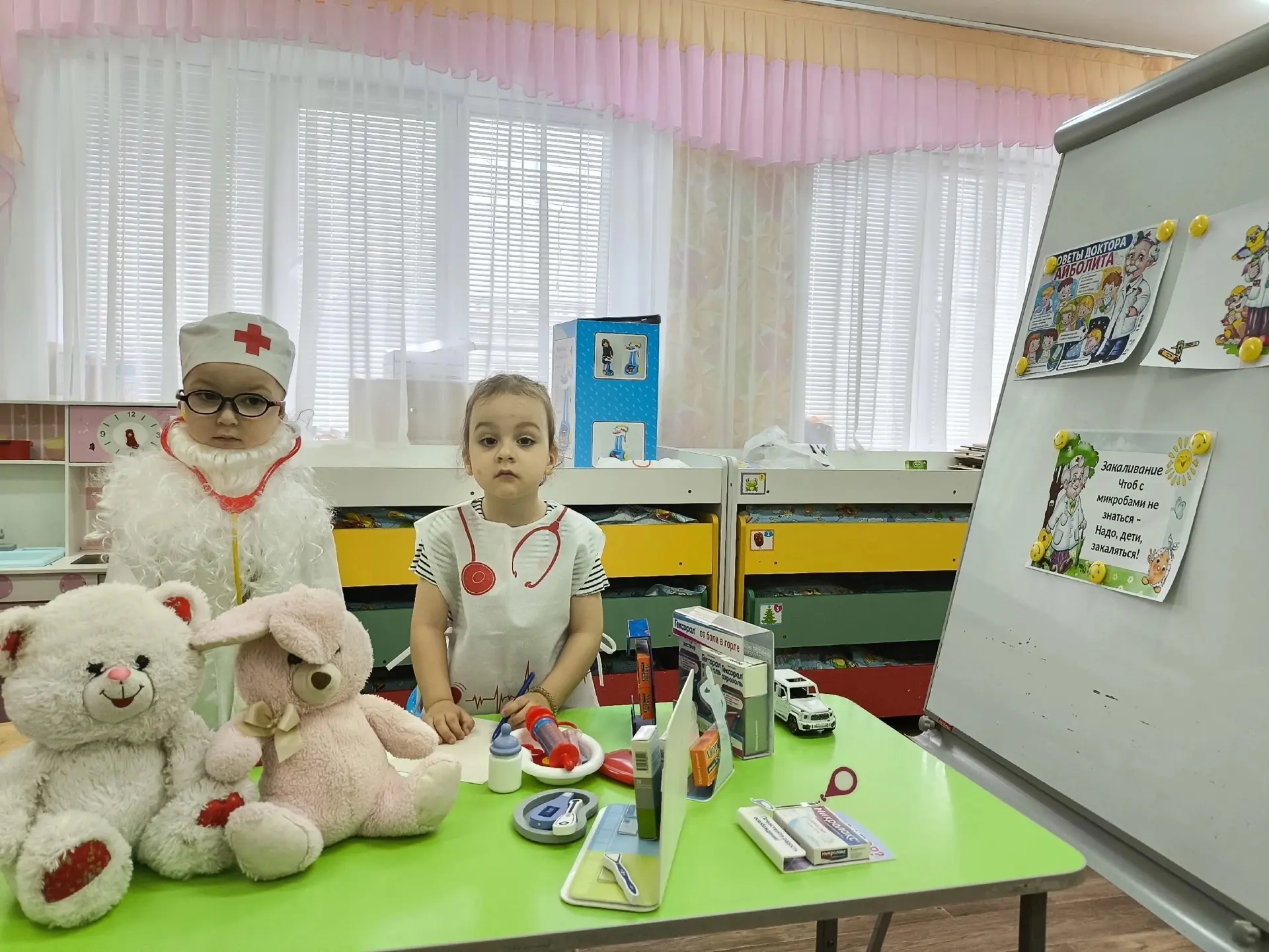День доктора Айболита. 🧑🏻‍⚕️

В группе 8 прошел увлекательный тематический день, посвященный добро