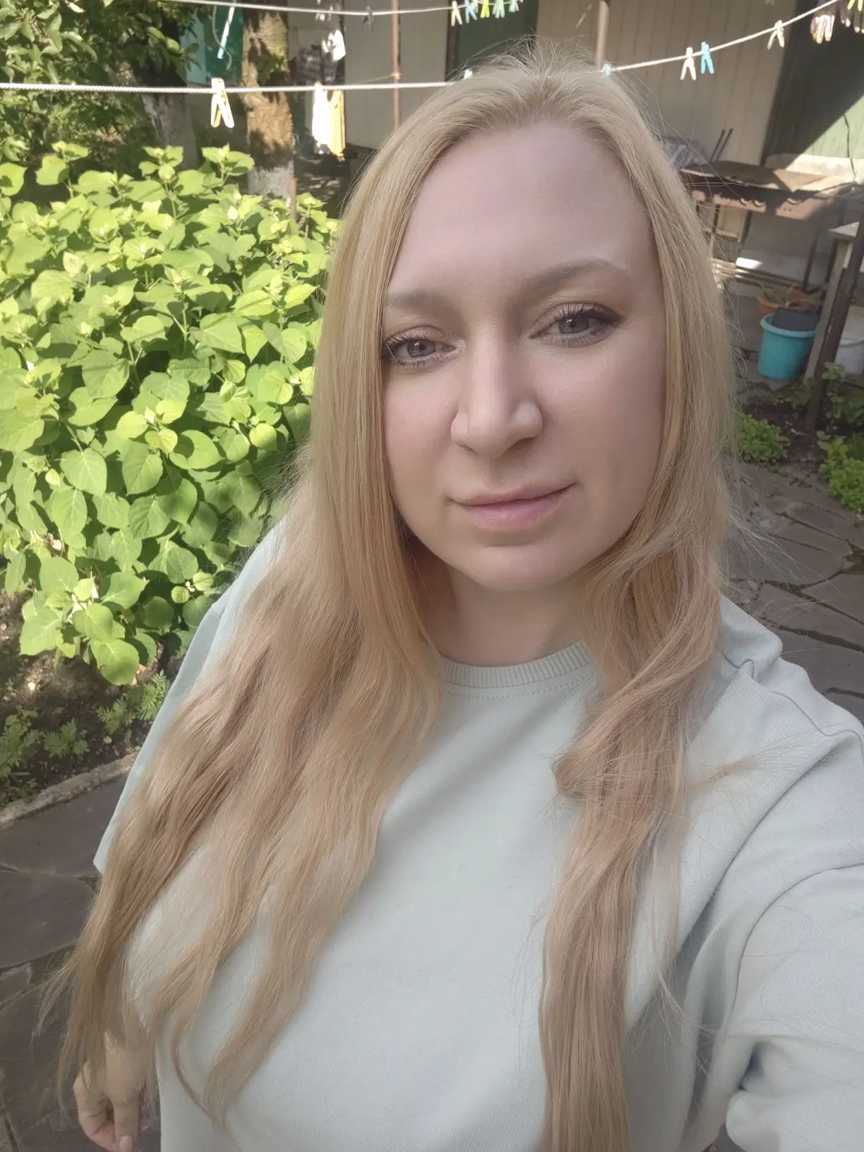 У бабушки в Ростовской области) Жалко на юге с погодой не повезло, тоже прохладно. Ещё ...