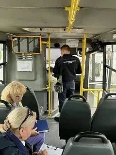 В Нягани пенсионеры начали проверять работу городских автобусов