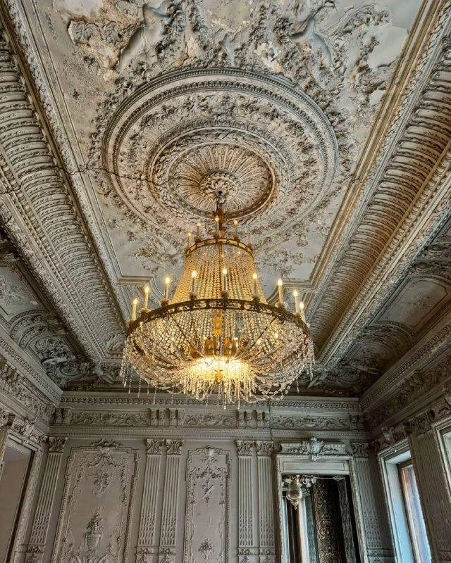 🏛️ Особняк Брусницыных — одно из самых загадочных мест Петербурга

Особняк купцов Брусницыных — нас