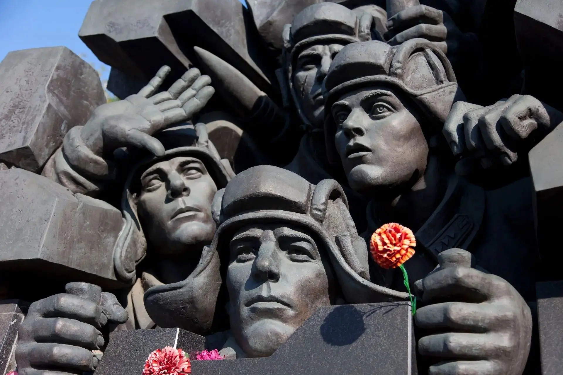 Стало известно, когда памятник экипажу Степана Горобца вернут на улицы Твери