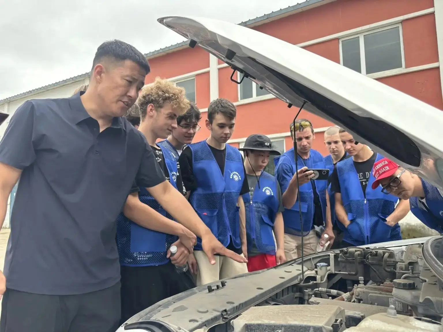 🧑🏻‍🔧🧑🏻‍🔧Группа студентов и преподавателей из Якутии приступила к стажировке по эл...