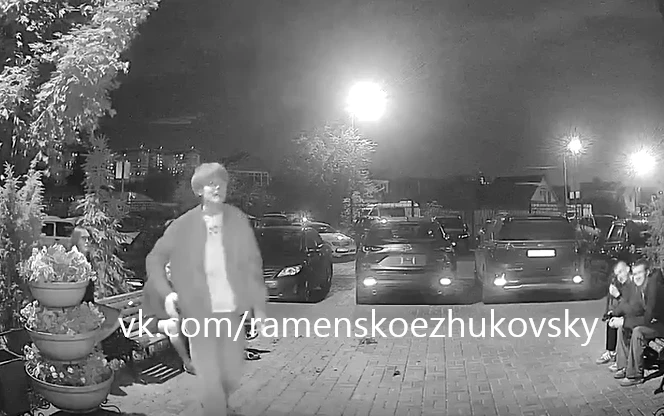 Любаша Филатова
Добрый день. По адресу Раменское, Северное шоссе 2, у подъезда группа молодых людей,