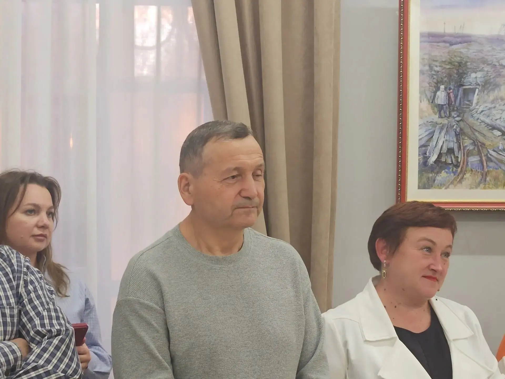 🎨 В Салехарде открылась персональная выставка акварелей Сергея Козлова