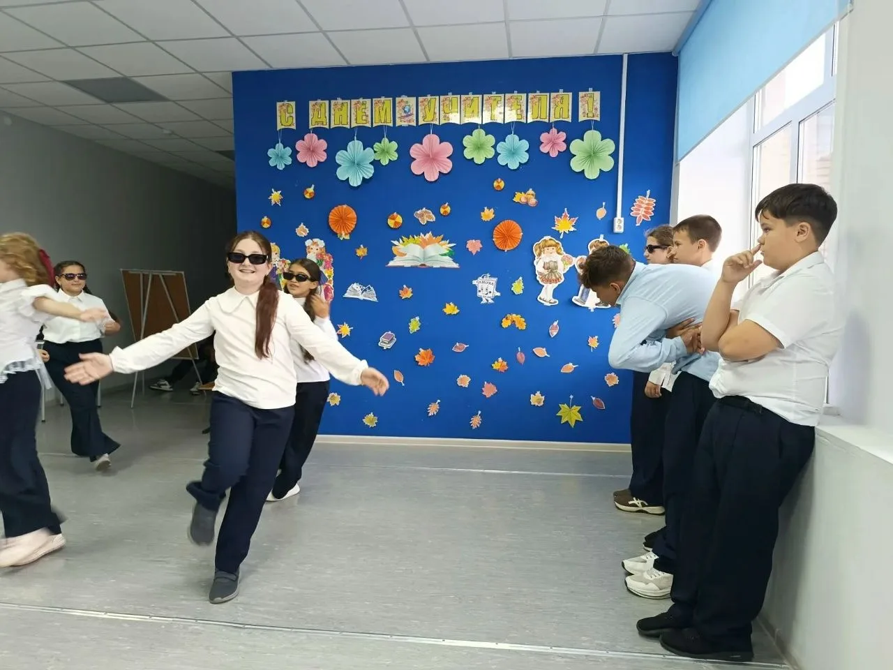 День учителя в нашей школе: когда эмоции зашкаливают!