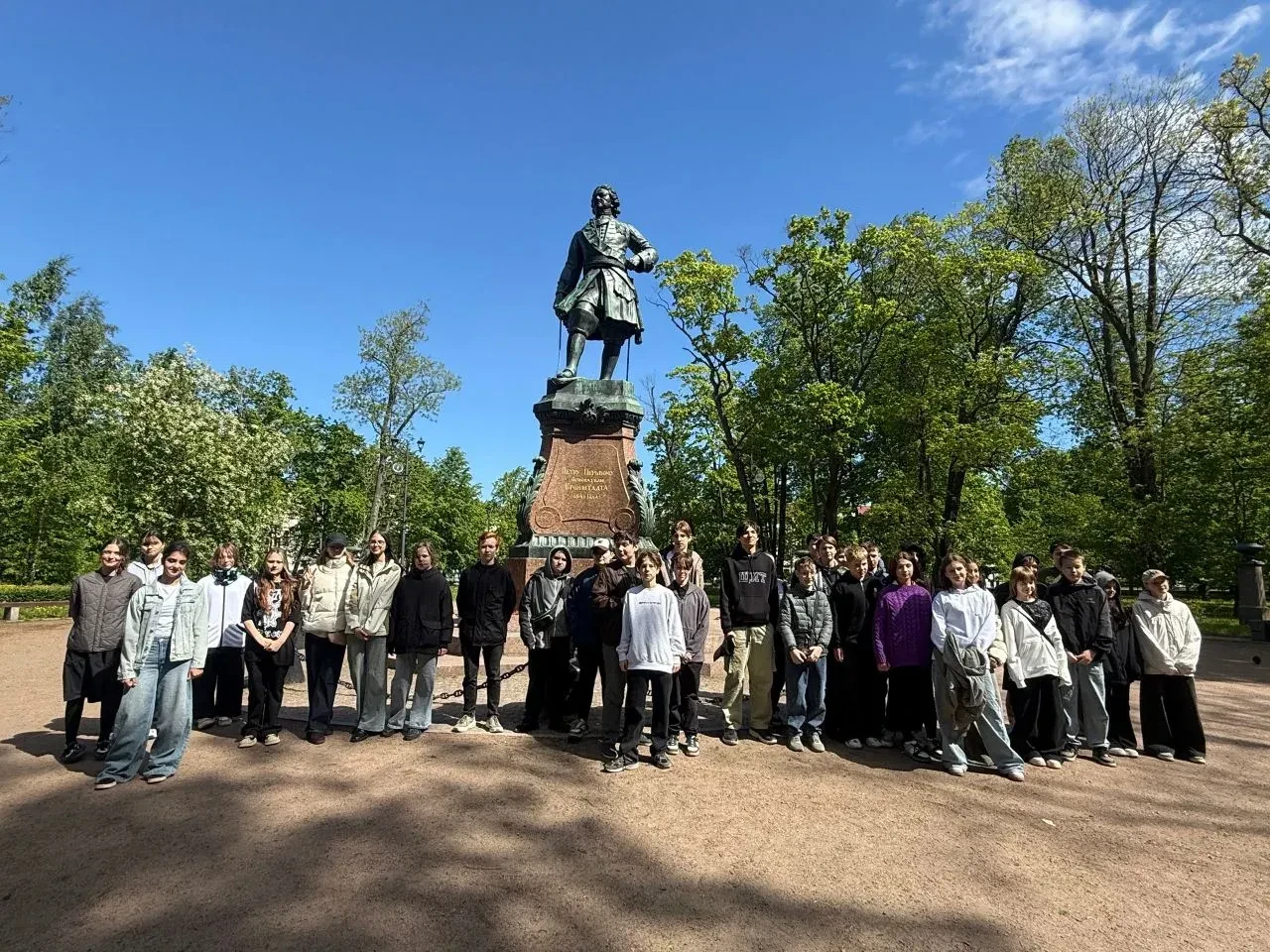 Увлекательное путешествие в прошлое: школьники покорили тайны Кронштадта!
