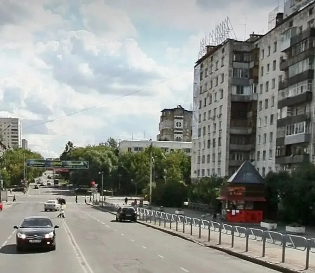 Улица Крисанова