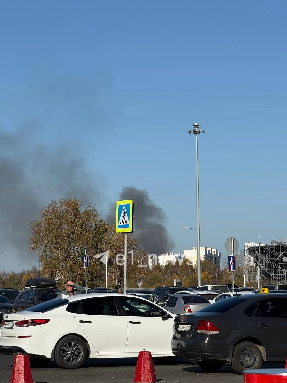 Черный дым заметили в районе Кольцово. Горит что-то на Ракетной