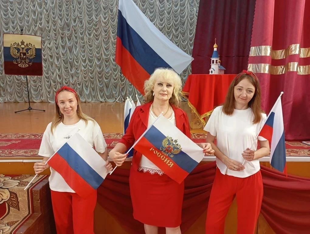 12 июня в нашей стране отмечается самый главный государственный праздник День России. Россия - это н