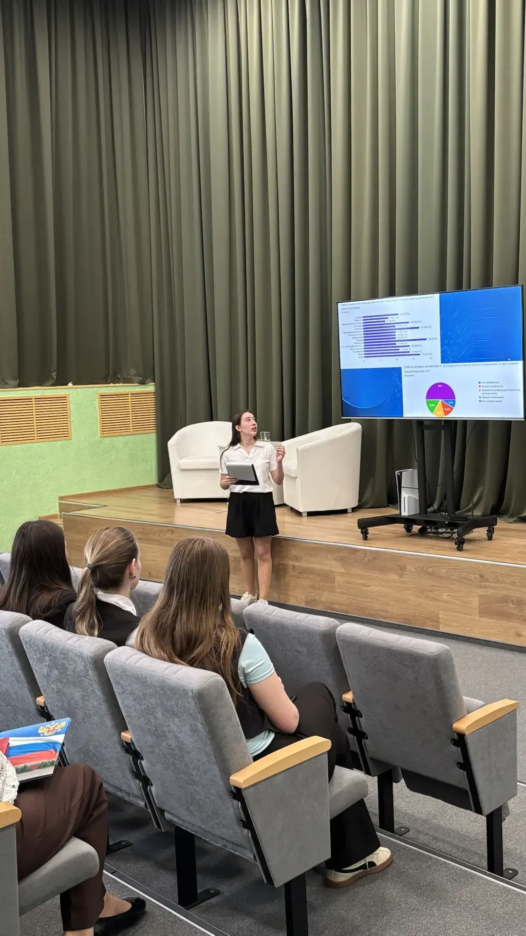 👩‍🏫👨‍🏫6 мая в рамках регионального проекта «Кадры под ключ» наша школа открыла свои двери для студен