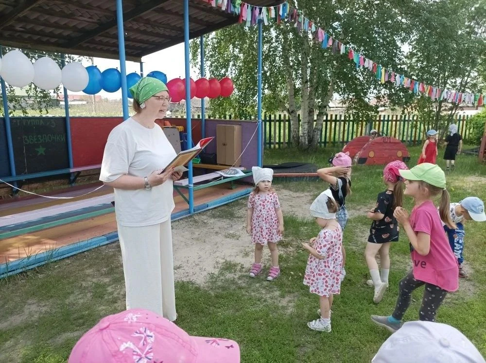 Ко дню России в нашем детском саду состоялся патриотический час «С любовью и верой в Россию», посвящ