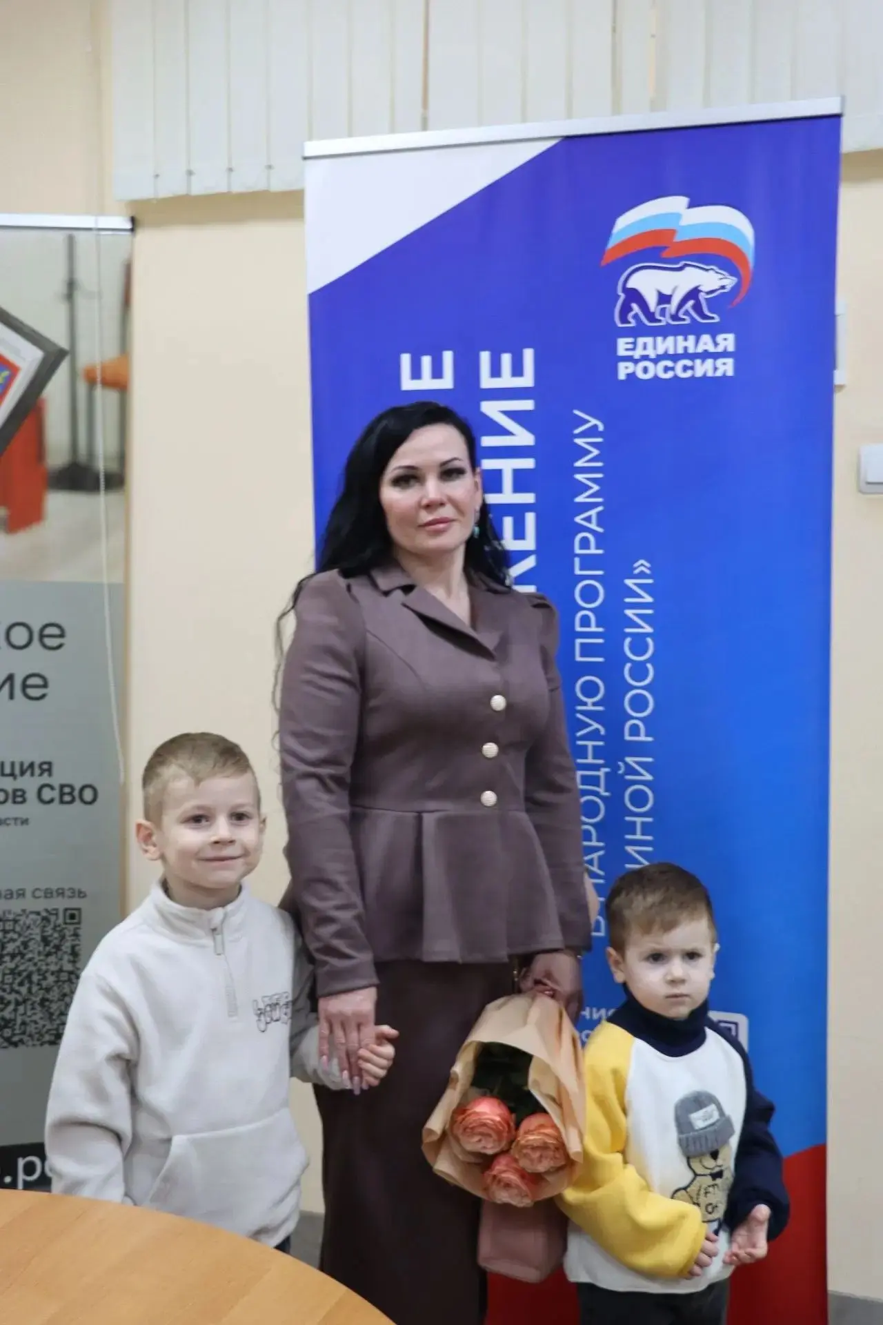 🎂 Когда рядом есть поддержка: депутат Госдумы Александр Коган поздравил сына погибшего участника СВО